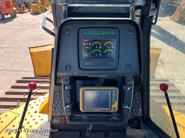 image for item DQ2268 2018 John Deere 750K LGP  dozer