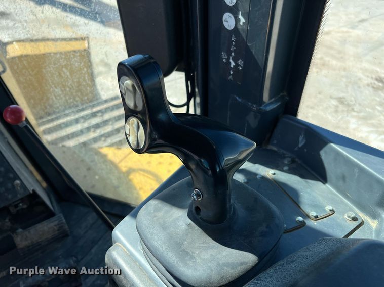 image for item DQ2268 2018 John Deere 750K LGP  dozer