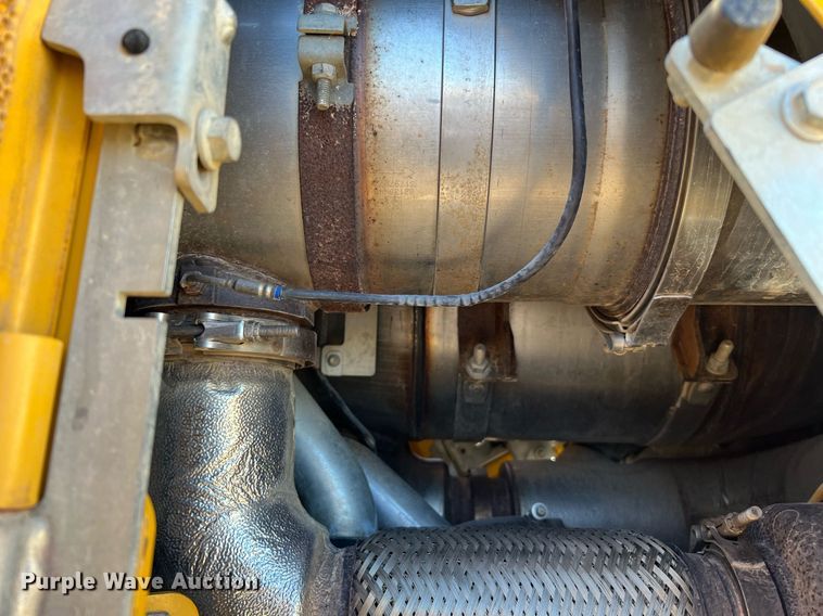 image for item DQ2268 2018 John Deere 750K LGP  dozer