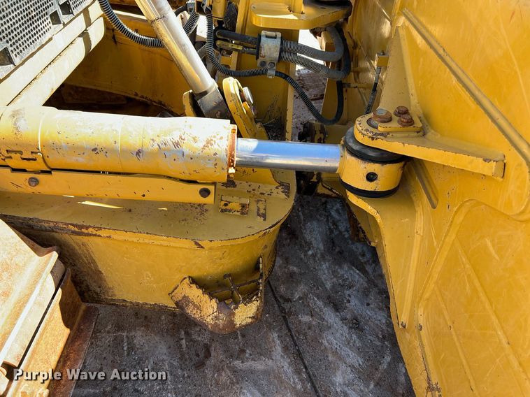 image for item DQ2269 2018 Caterpillar D6T LGP  dozer
