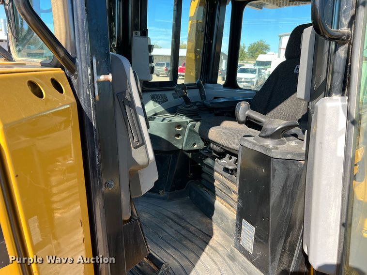 image for item DQ2269 2018 Caterpillar D6T LGP  dozer