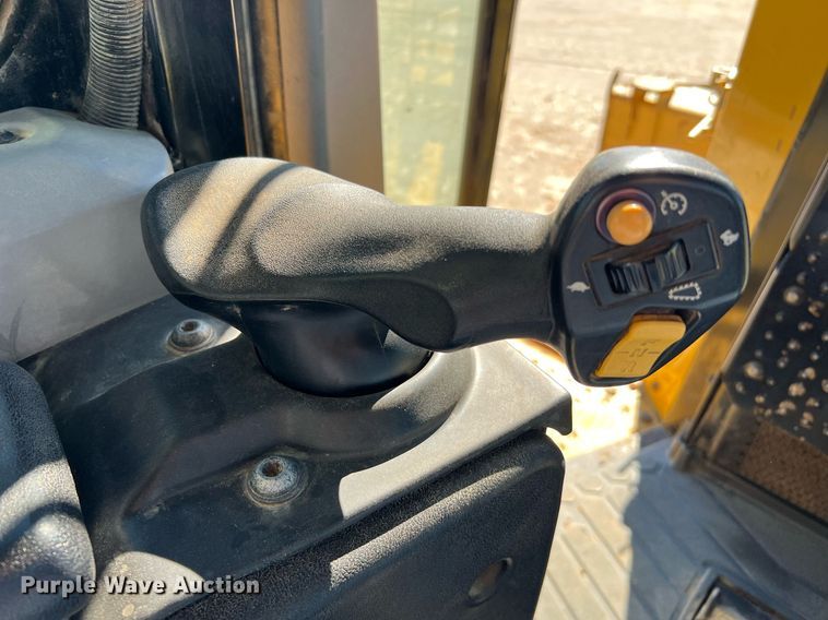 image for item DQ2269 2018 Caterpillar D6T LGP  dozer