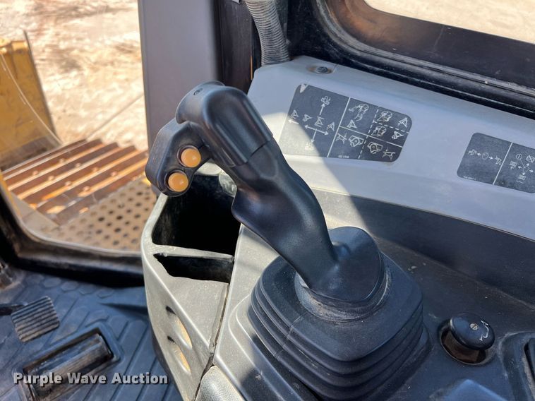 image for item DQ2269 2018 Caterpillar D6T LGP  dozer