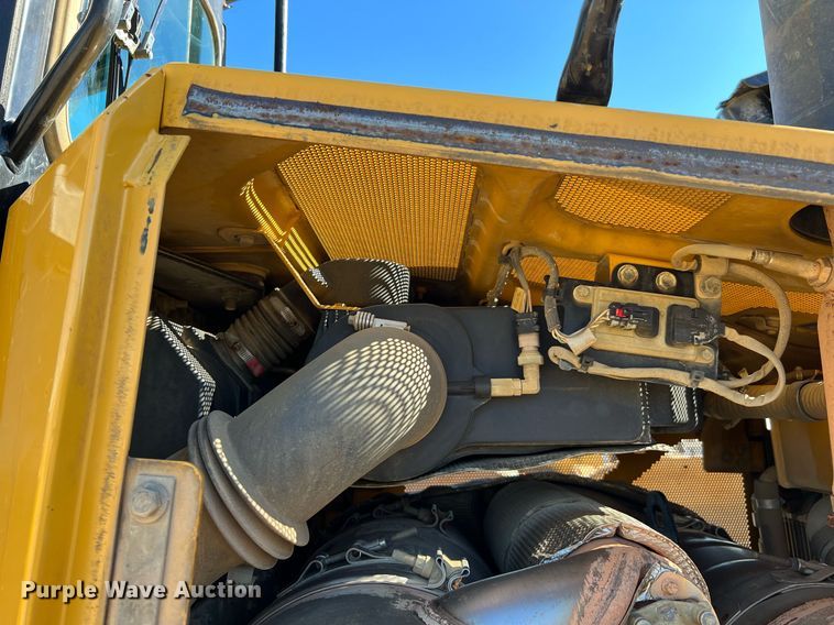 image for item DQ2269 2018 Caterpillar D6T LGP  dozer