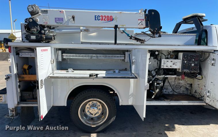 image for item DQ2273 2014 Ford F550 Super Duty  utility / service truck