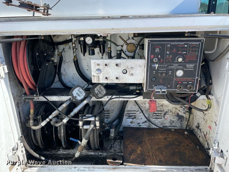 image for item DQ2273 2014 Ford F550 Super Duty  utility / service truck