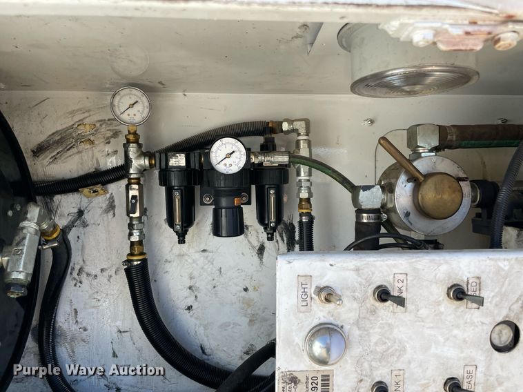 image for item DQ2273 2014 Ford F550 Super Duty  utility / service truck