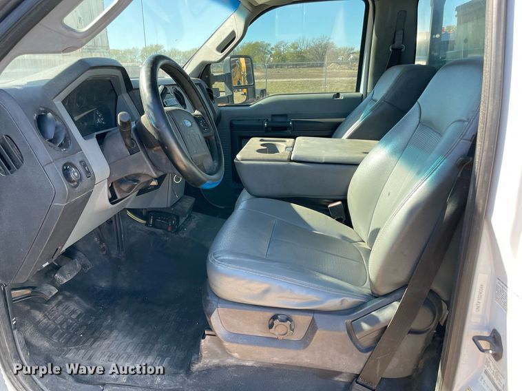image for item DQ2273 2014 Ford F550 Super Duty  utility / service truck