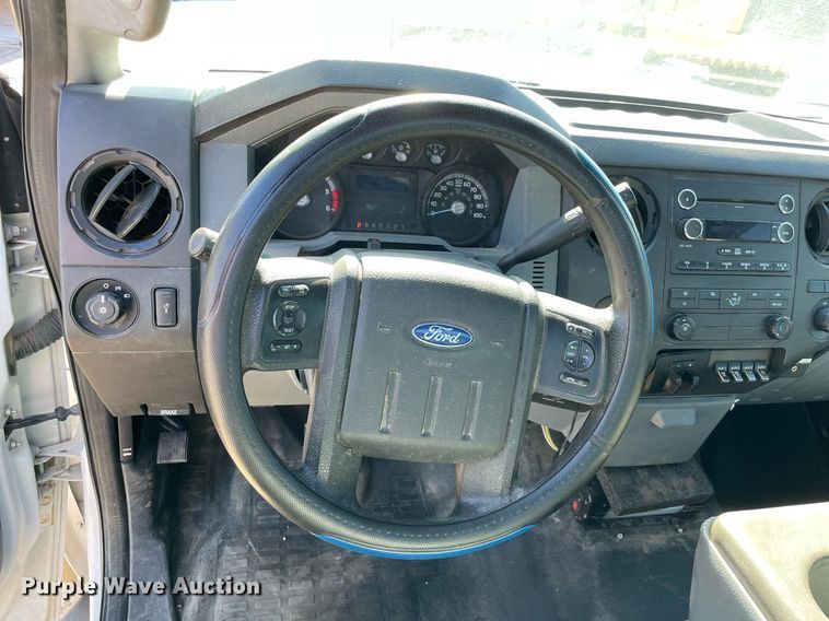 image for item DQ2273 2014 Ford F550 Super Duty  utility / service truck