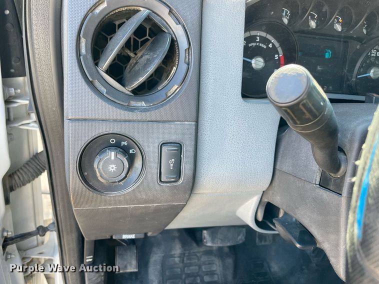 image for item DQ2273 2014 Ford F550 Super Duty  utility / service truck