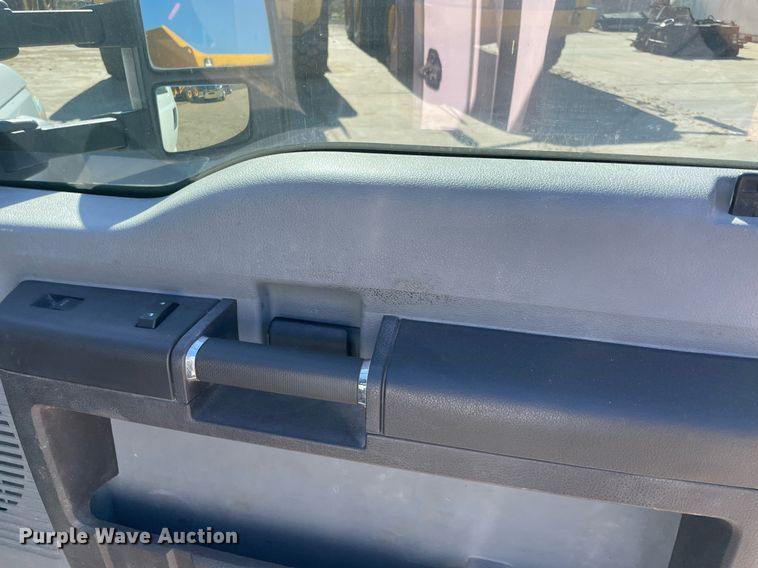 image for item DQ2273 2014 Ford F550 Super Duty  utility / service truck