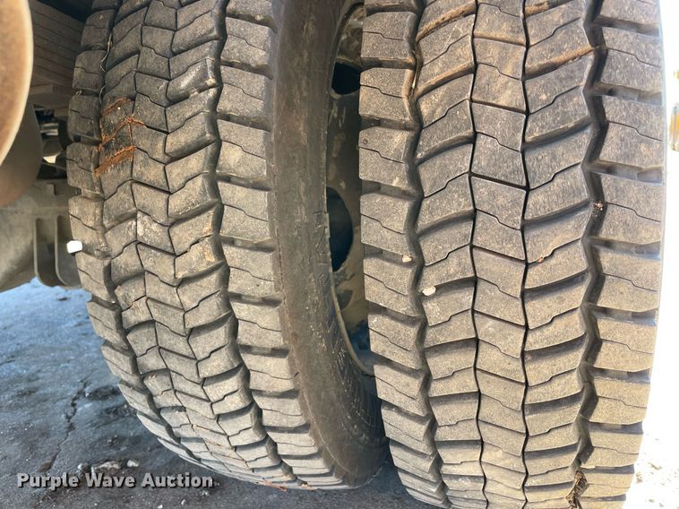 image for item DQ2273 2014 Ford F550 Super Duty  utility / service truck