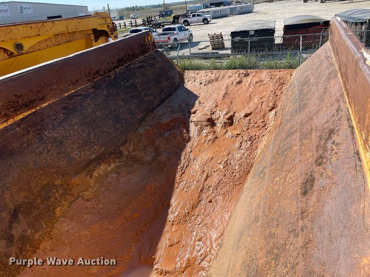 image for item DQ2274 2022 John Deere 260E  haul truck