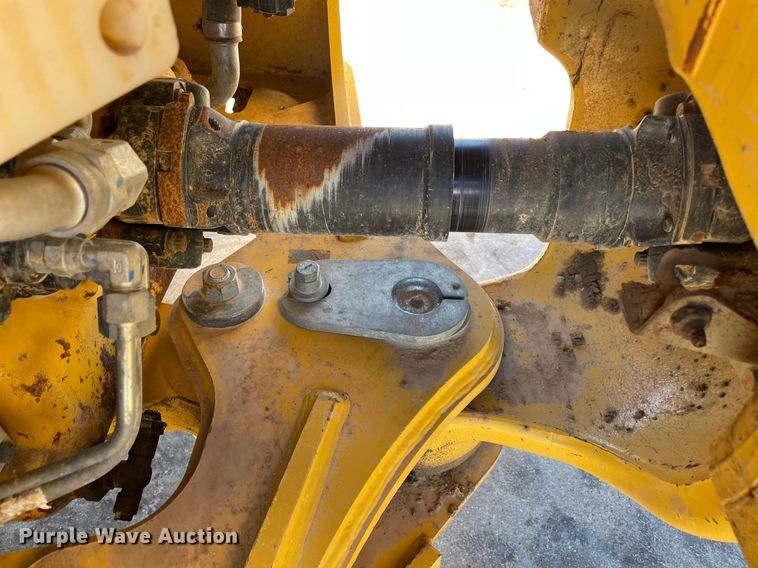 image for item DQ2274 2022 John Deere 260E  haul truck