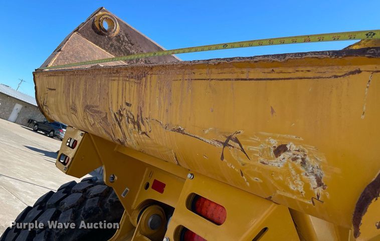 image for item DQ2274 2022 John Deere 260E  haul truck