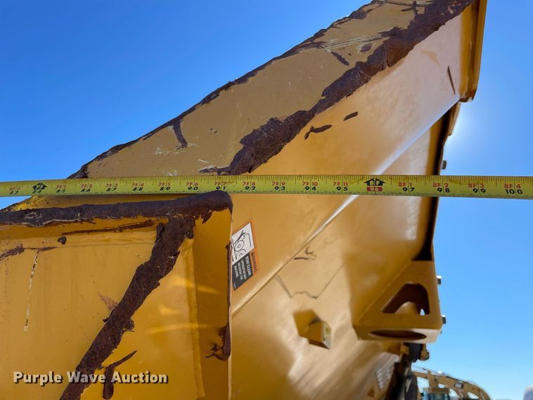 image for item DQ2274 2022 John Deere 260E  haul truck