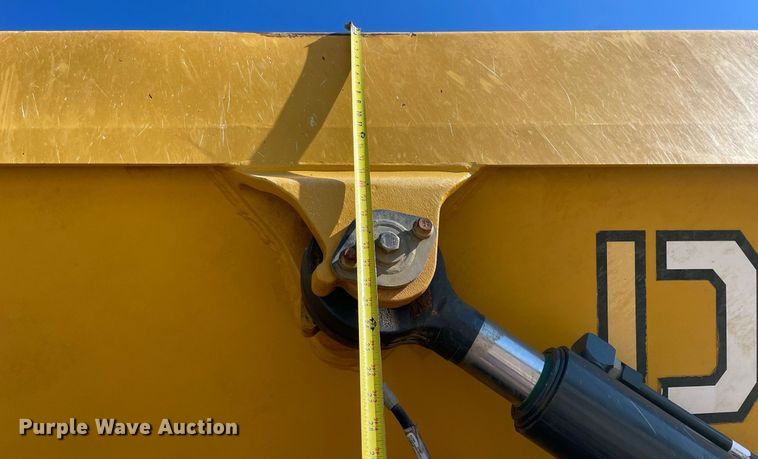 image for item DQ2274 2022 John Deere 260E  haul truck