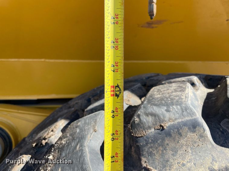 image for item DQ2274 2022 John Deere 260E  haul truck