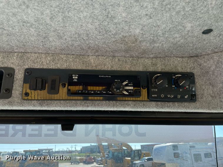 image for item DQ2274 2022 John Deere 260E  haul truck