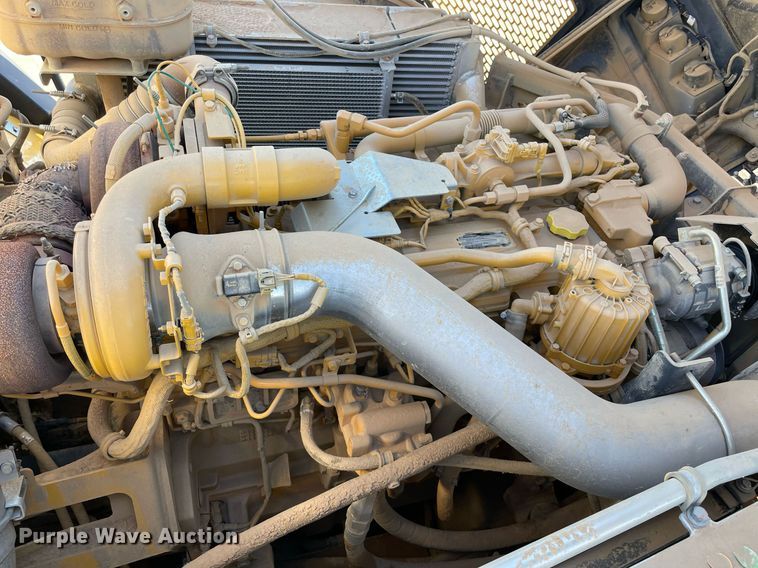 image for item DQ2274 2022 John Deere 260E  haul truck