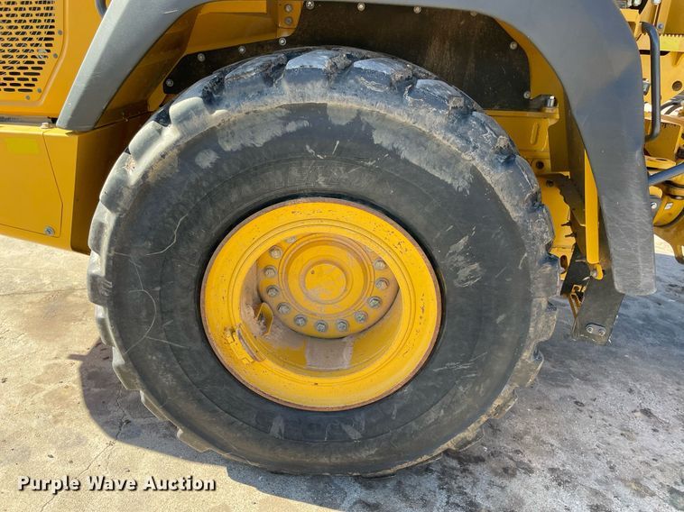 image for item DQ2274 2022 John Deere 260E  haul truck