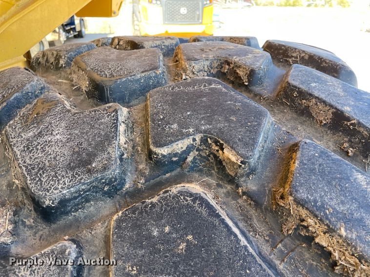 image for item DQ2274 2022 John Deere 260E  haul truck