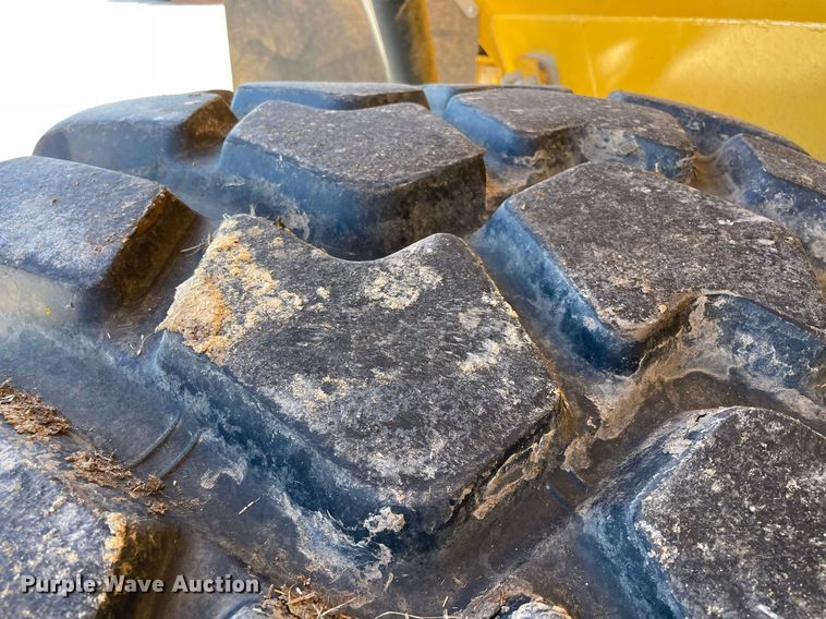 image for item DQ2274 2022 John Deere 260E  haul truck