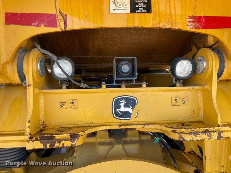 image for item DQ2275 2015 John Deere 410E  haul truck