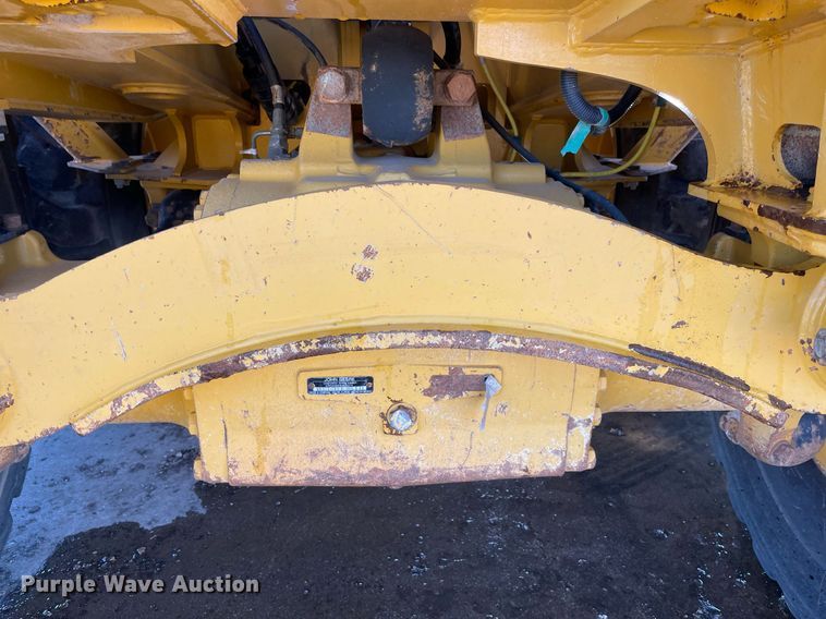 image for item DQ2275 2015 John Deere 410E  haul truck