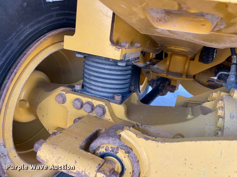 image for item DQ2275 2015 John Deere 410E  haul truck