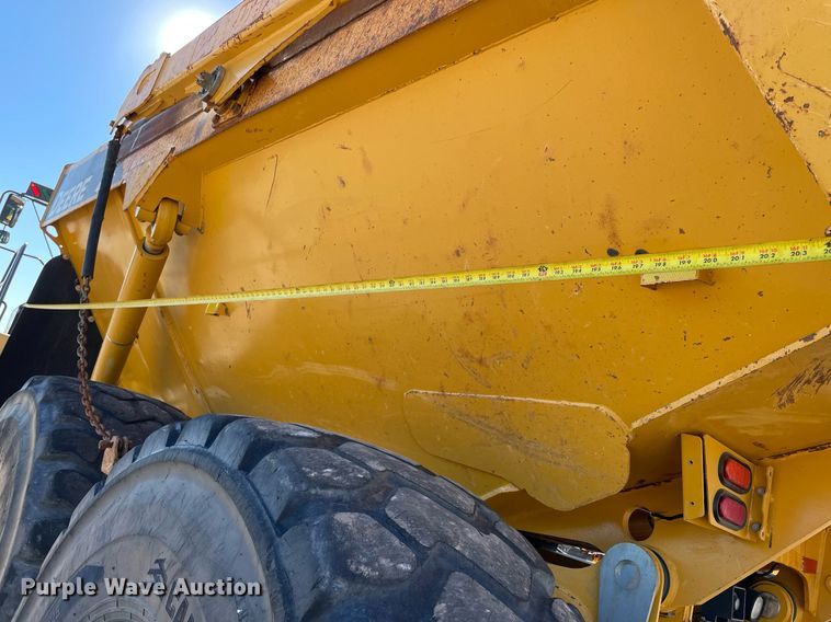 image for item DQ2275 2015 John Deere 410E  haul truck