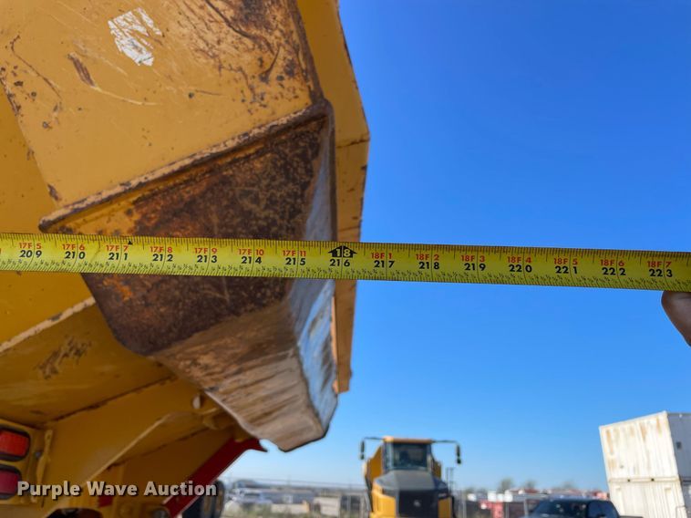 image for item DQ2275 2015 John Deere 410E  haul truck