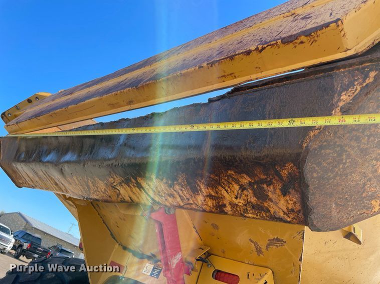 image for item DQ2275 2015 John Deere 410E  haul truck