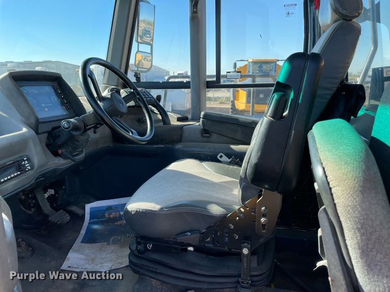 image for item DQ2275 2015 John Deere 410E  haul truck