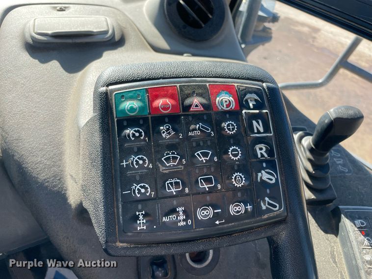 image for item DQ2275 2015 John Deere 410E  haul truck