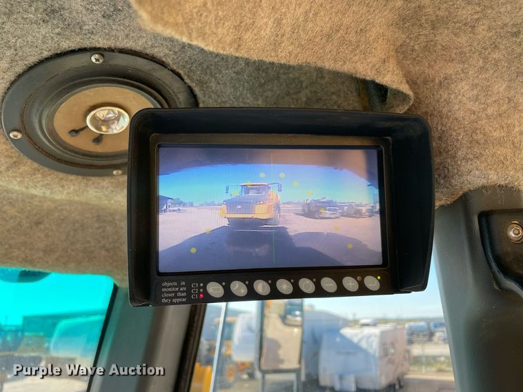 image for item DQ2275 2015 John Deere 410E  haul truck