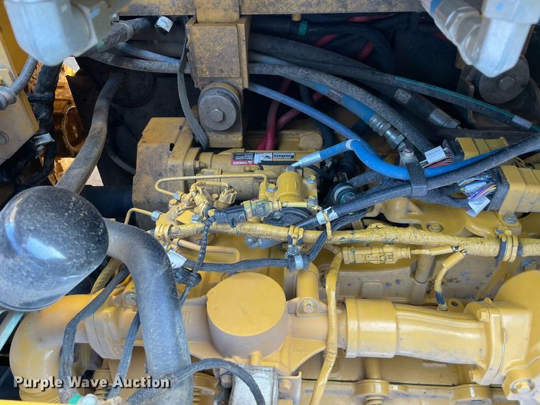 image for item DQ2275 2015 John Deere 410E  haul truck