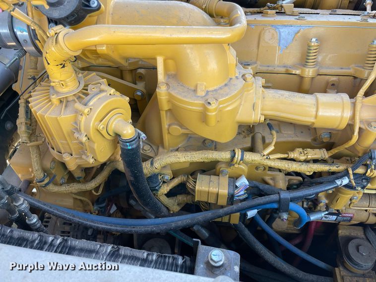 image for item DQ2275 2015 John Deere 410E  haul truck