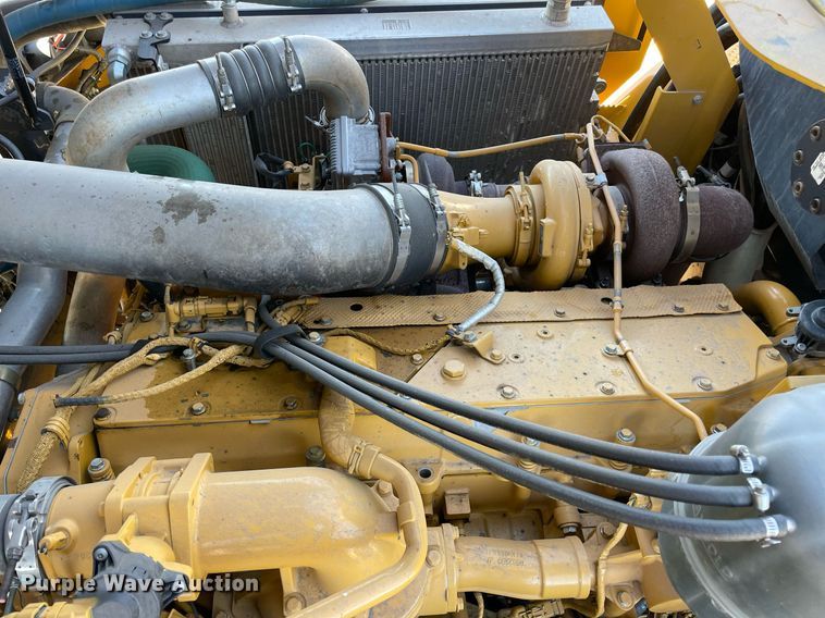 image for item DQ2275 2015 John Deere 410E  haul truck