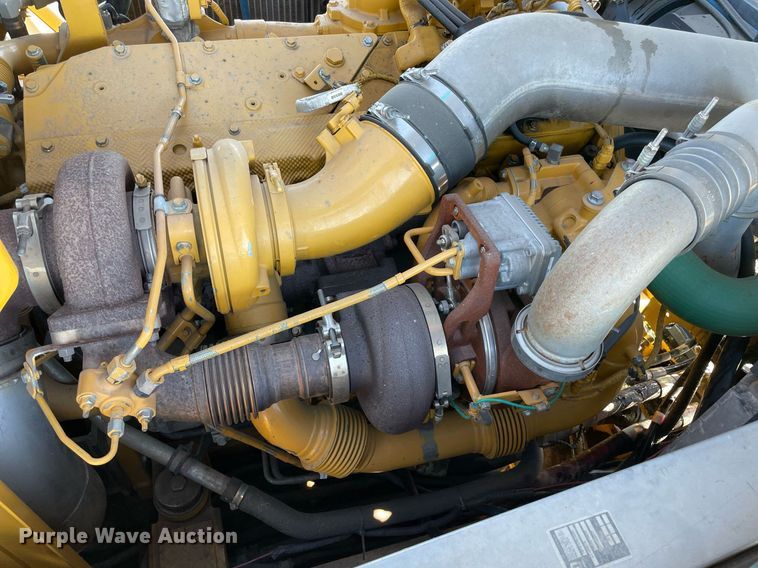 image for item DQ2275 2015 John Deere 410E  haul truck