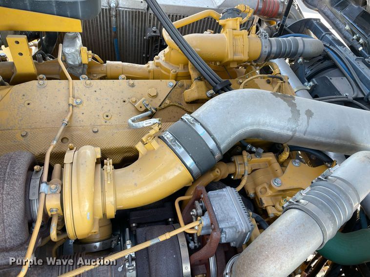 image for item DQ2275 2015 John Deere 410E  haul truck