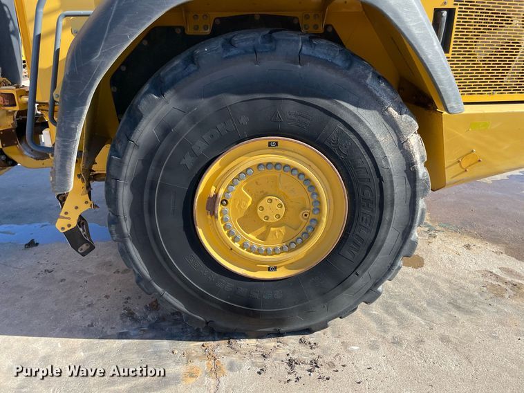 image for item DQ2275 2015 John Deere 410E  haul truck