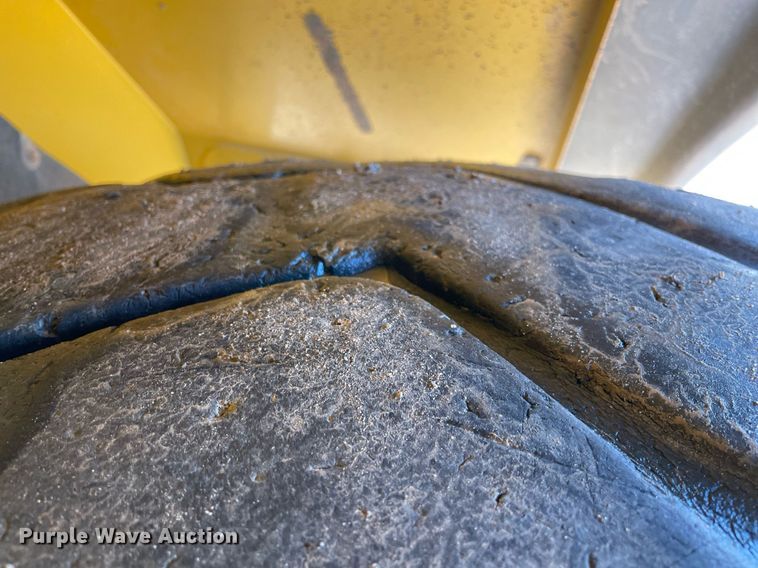 image for item DQ2275 2015 John Deere 410E  haul truck