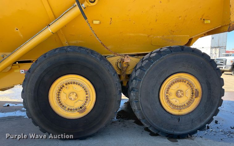 image for item DQ2275 2015 John Deere 410E  haul truck