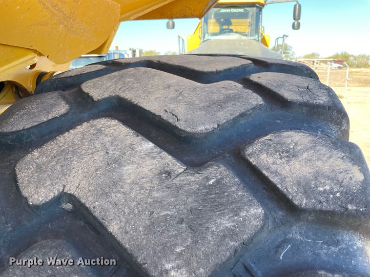 image for item DQ2275 2015 John Deere 410E  haul truck