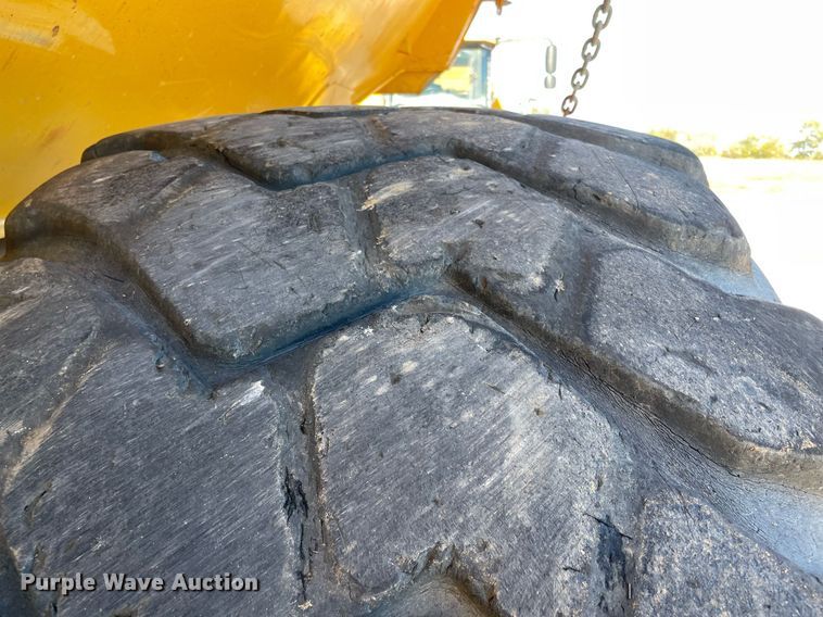 image for item DQ2275 2015 John Deere 410E  haul truck