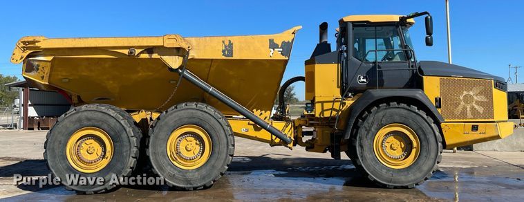 image for item DQ2276 2017 John Deere 410E  haul truck