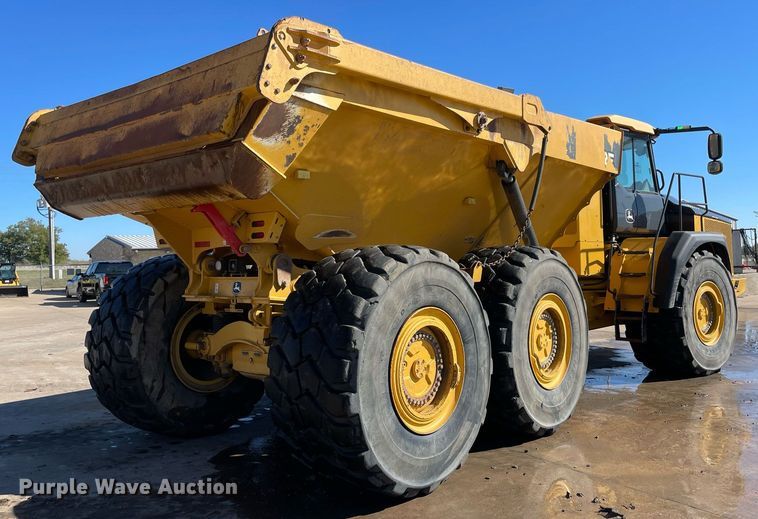 image for item DQ2276 2017 John Deere 410E  haul truck
