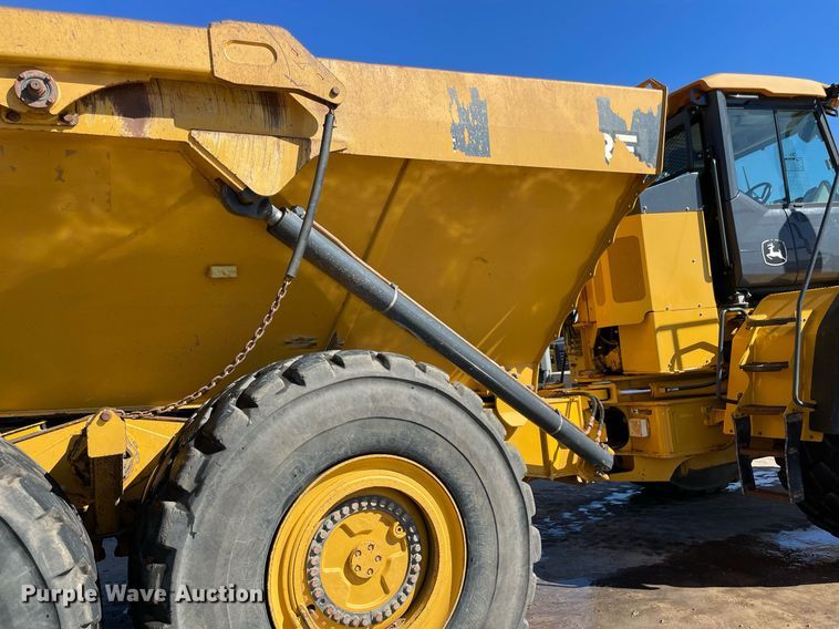 image for item DQ2276 2017 John Deere 410E  haul truck