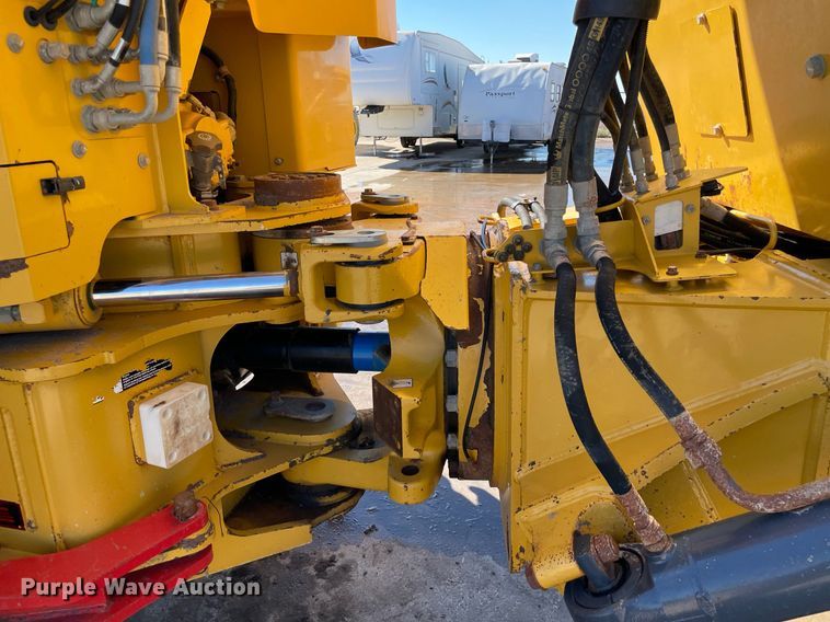 image for item DQ2276 2017 John Deere 410E  haul truck